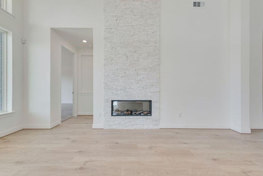 Spacious, unfurnished interior of a new home in Park Trails, Forney (Image 24).