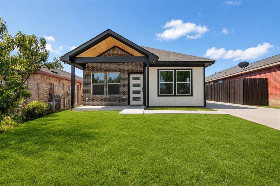 Front exterior of a new home in , Dallas, TX, highlighting curb appeal (Image 2). Front exterior of a new home in , Dallas, TX, highlighting curb appeal (Image 2).