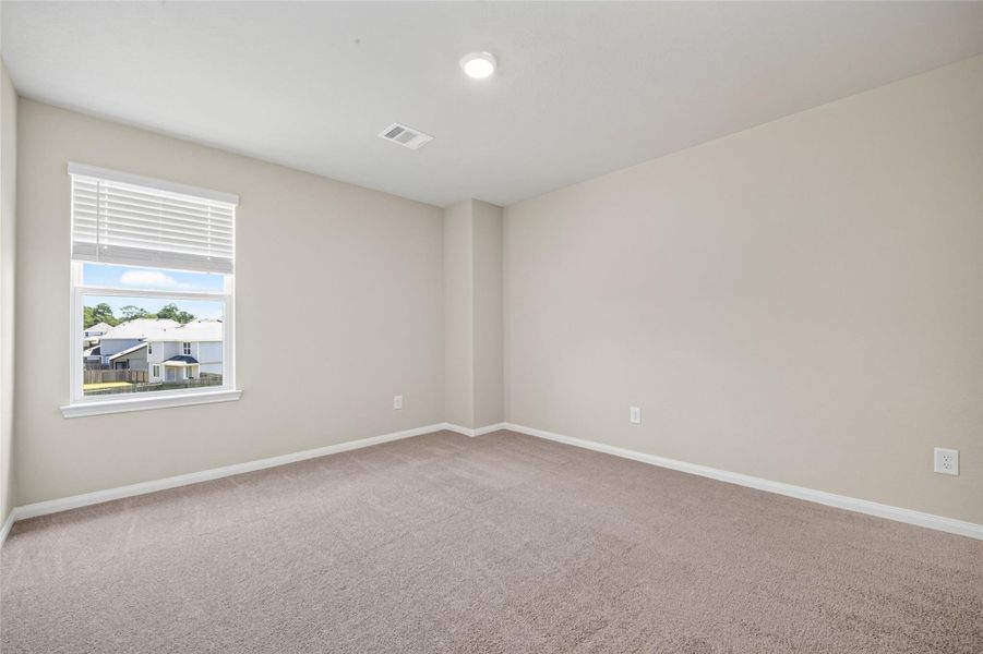 Spacious, unfurnished interior of a new home in River's Edge, Conroe (Image 19). Spacious, unfurnished interior of a new home in River's Edge, Conroe (Image 19).