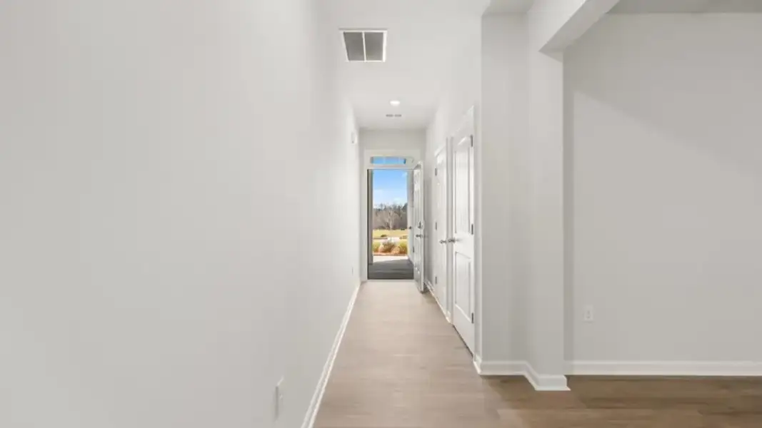 Spacious, unfurnished interior of a new home in , Gainesville (Image 13).
