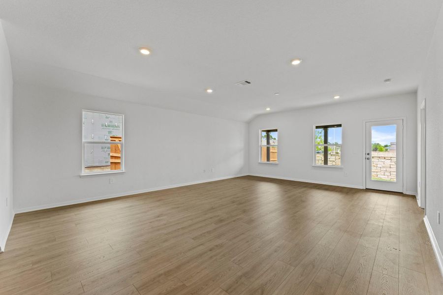 Spacious, unfurnished interior of a new home in Bar W Ranch, Leander (Image 21).