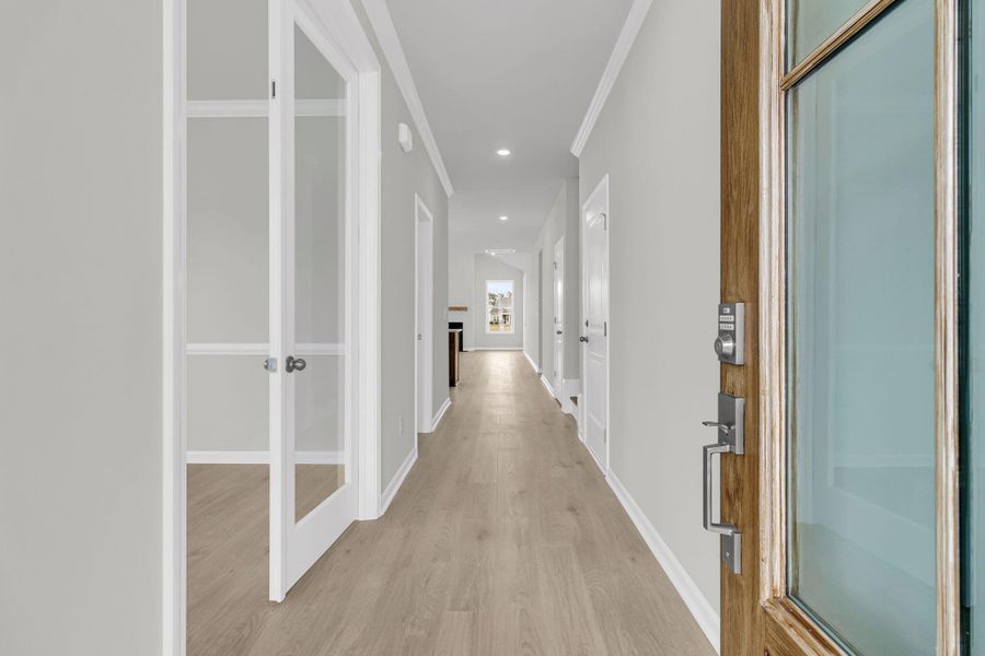 Spacious, unfurnished interior of a new home in Tidewater at Lakes of Cane Bay, Summerville (Image 31). Spacious, unfurnished interior of a new home in Tidewater at Lakes of Cane Bay, Summerville (Image 31).