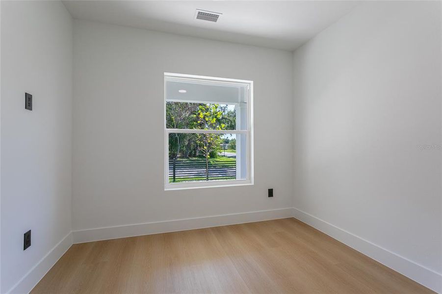 Spacious, unfurnished interior of a new home in , St. Petersburg (Image 20).