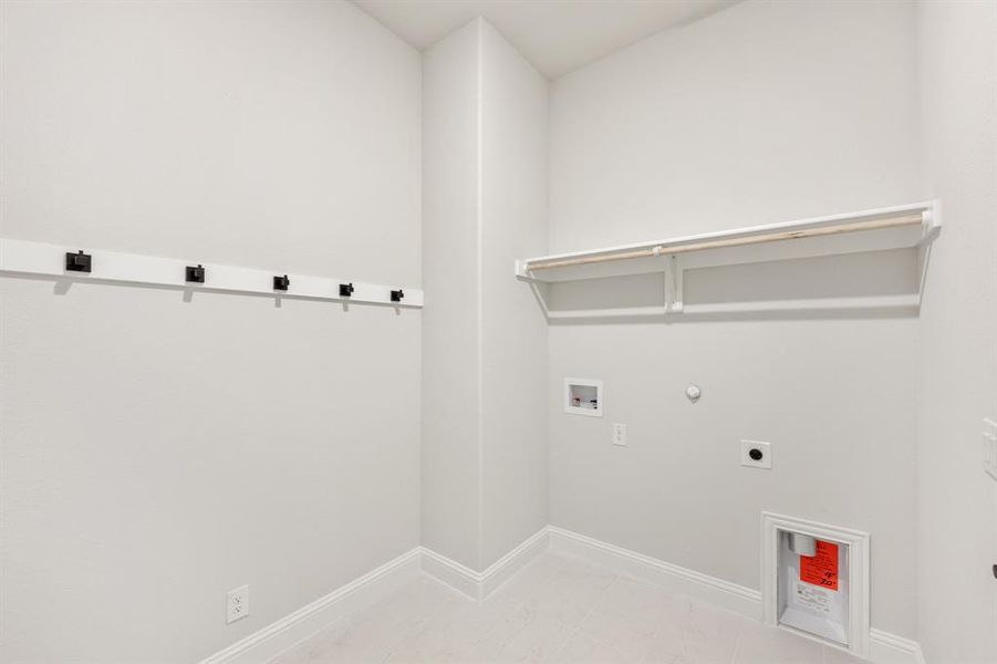 Spacious, unfurnished interior of a new home in Addison Hills, Cedar Hill (Image 21).