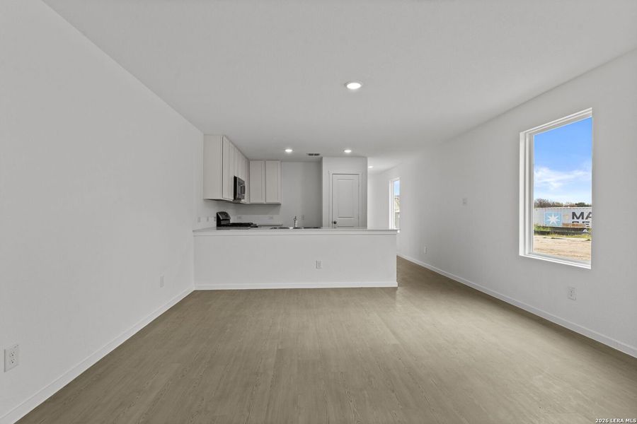 Spacious, unfurnished interior of a new home in Torian Village, San Antonio (Image 17).