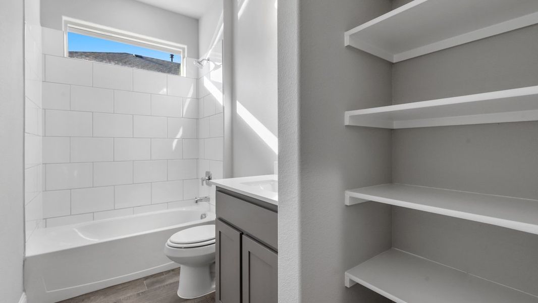 Furnished interior view inside a new home in Treeline, Justin (Image 17).