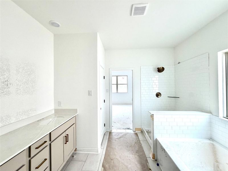 Furnished interior view inside a new home in Cedar Pointe, Crosby (Image 8).