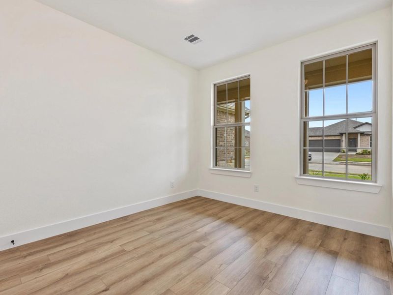 Spacious, unfurnished interior of a new home in Waverly Estates, Nevada (Image 23).