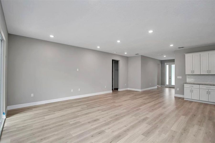 Spacious, unfurnished interior of a new home in , Beverly Hills (Image 20). Spacious, unfurnished interior of a new home in , Beverly Hills (Image 20).