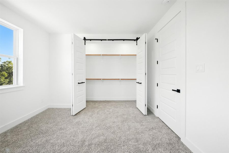 Secondary bedroom, 3rd floor Secondary bedroom, 3rd floor