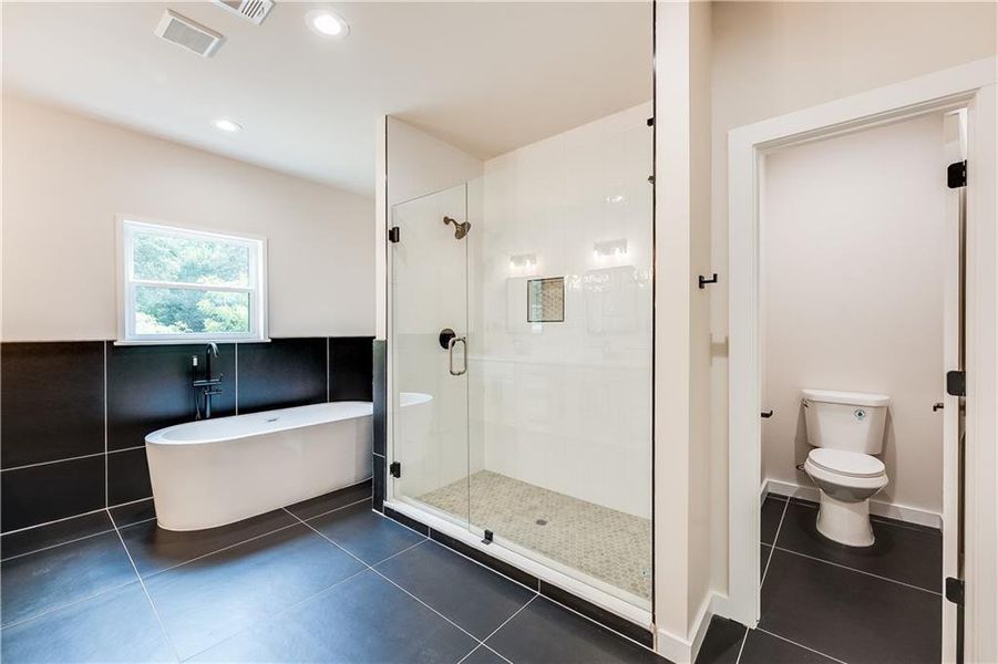Furnished interior view inside a new home in , Atlanta (Image 30).