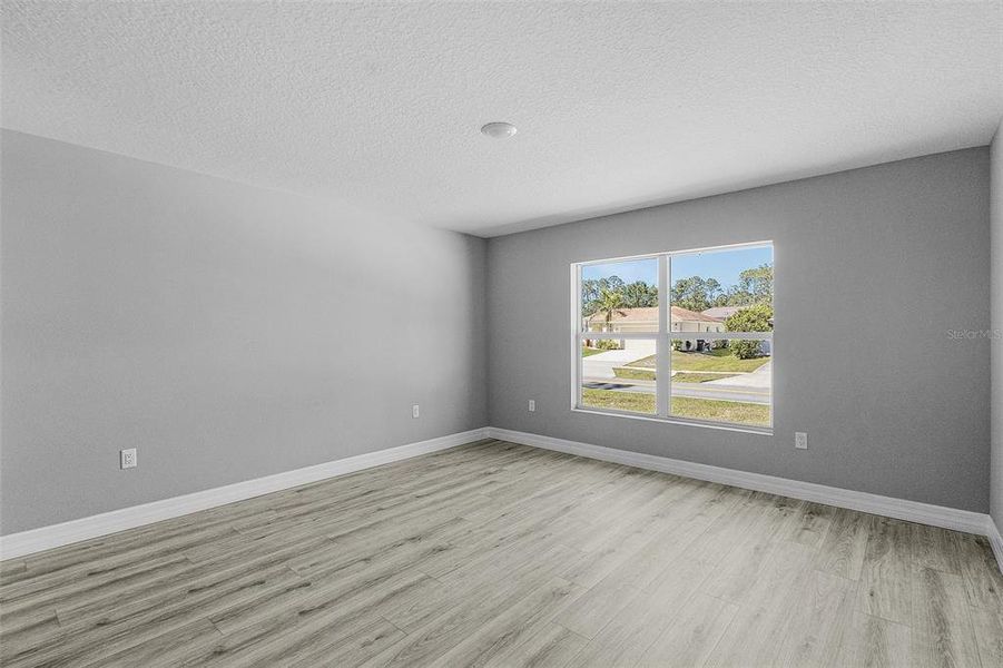 Spacious, unfurnished interior of a new home in , North Port (Image 19).