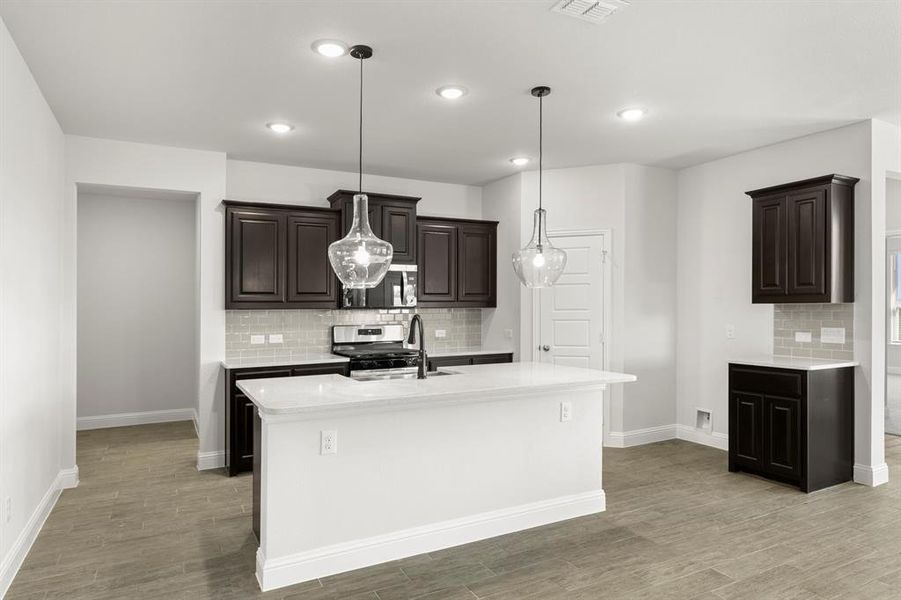 09. 100 Meadow - Kitchen (2) 09. 100 Meadow - Kitchen (2)