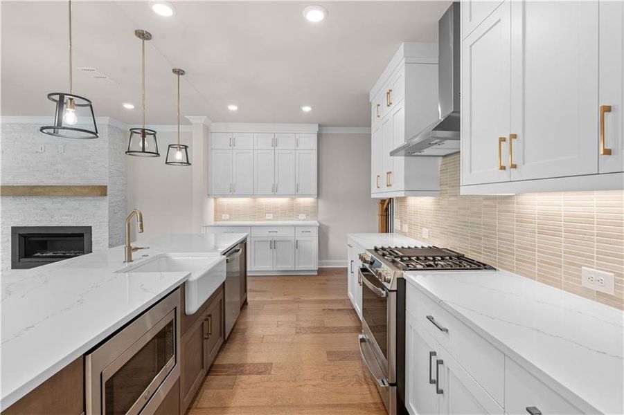 Furnished interior view inside a new home in Ward's Crossing Townhomes, Johns Creek (Image 20). Furnished interior view inside a new home in Ward's Crossing Townhomes, Johns Creek (Image 20).