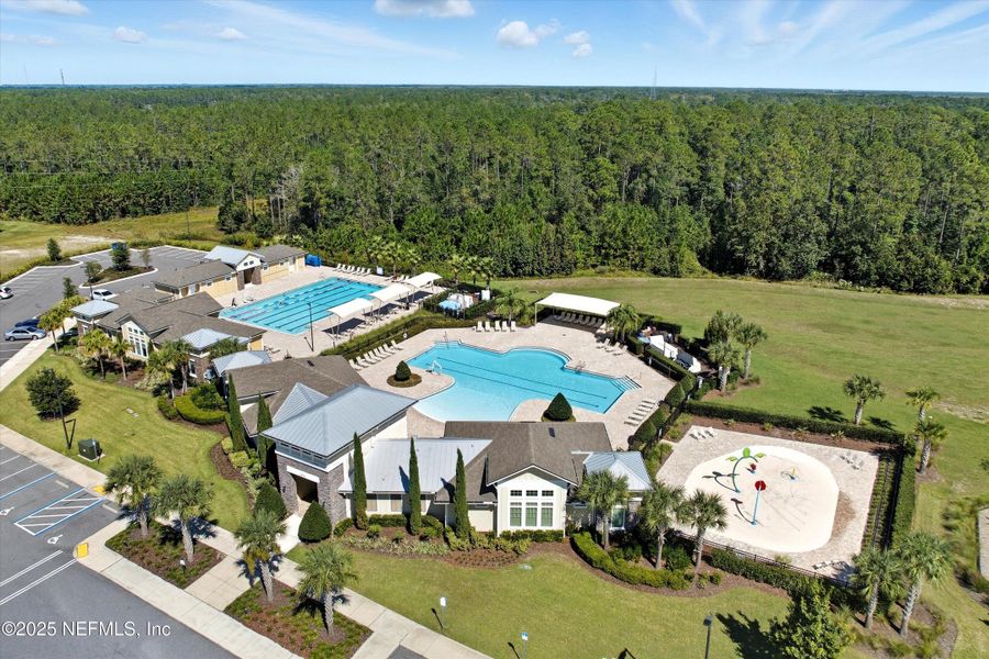 Image 44 of a home in Cross Creek Express.