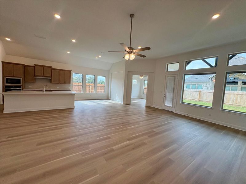 Spacious, unfurnished interior of a new home in Retreat at San Gabriel, Georgetown (Image 8).