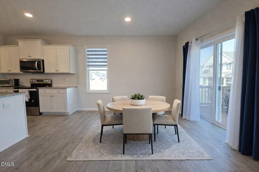 dining virtually staged