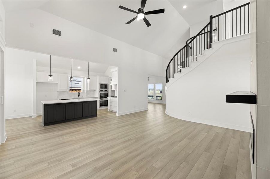 09. 1322 Comal - Family (3) 09. 1322 Comal - Family (3)