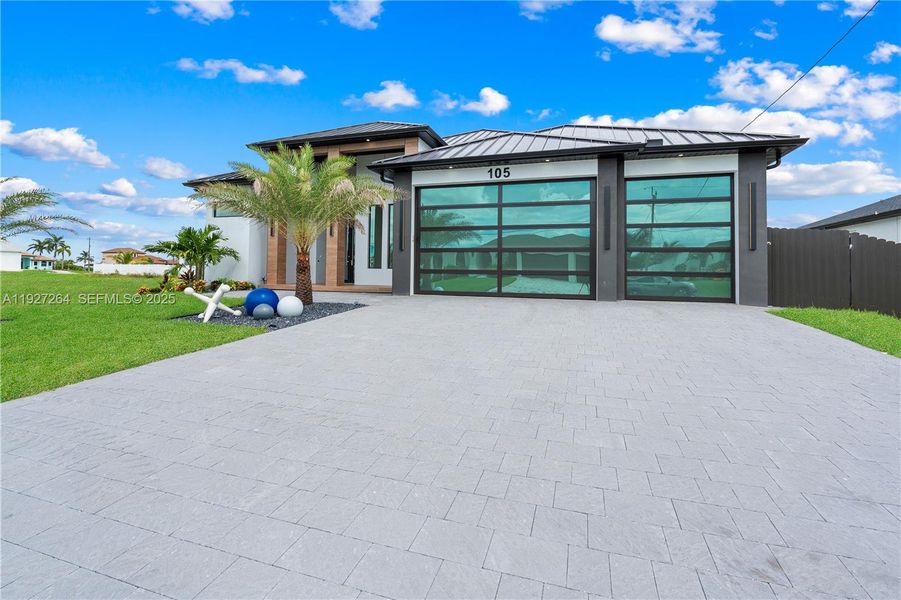 Exterior details and patio area of a home in , Cape Coral (Image 4). Exterior details and patio area of a home in , Cape Coral (Image 4).