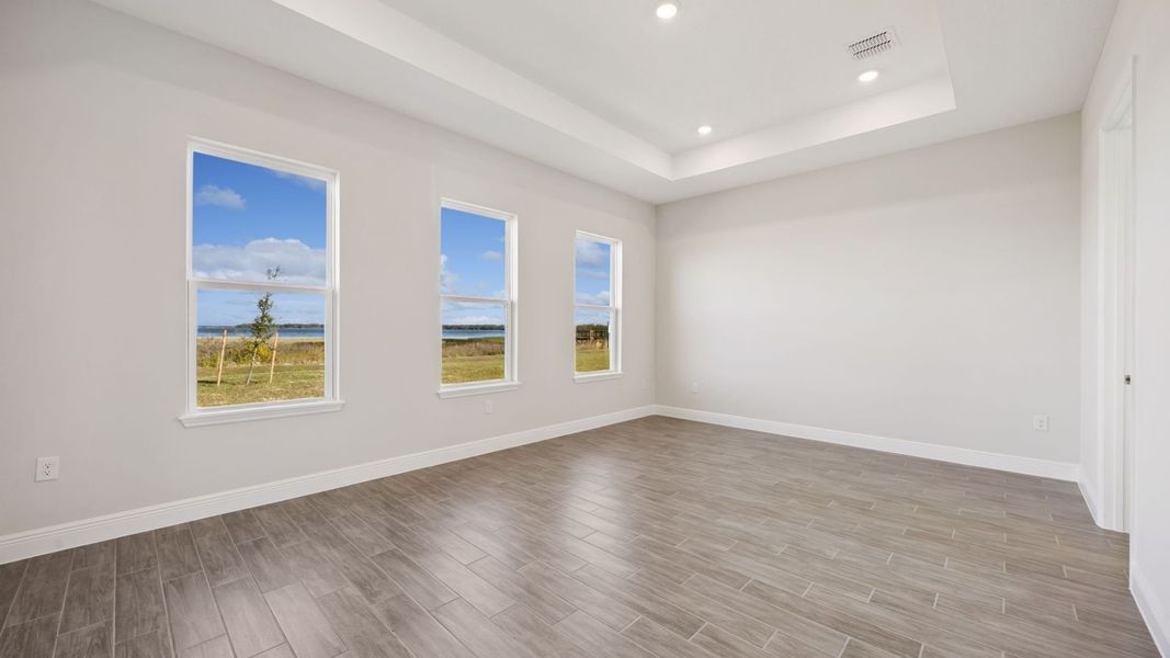 Representative unfurnished interior of a home built from the Everett by D.R. Horton in Buena Lago, St. Cloud (Image 21).