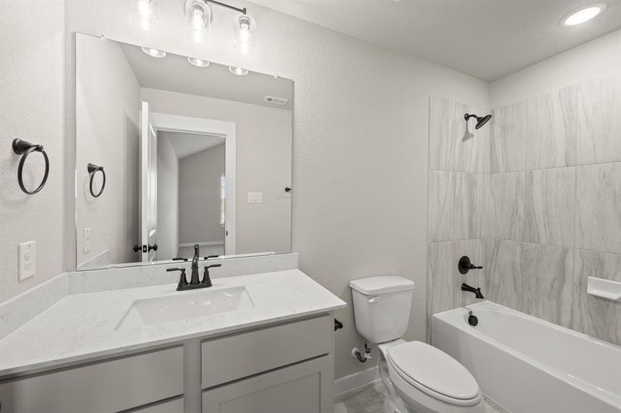 26_8776 Treeline-  Bathroom-2