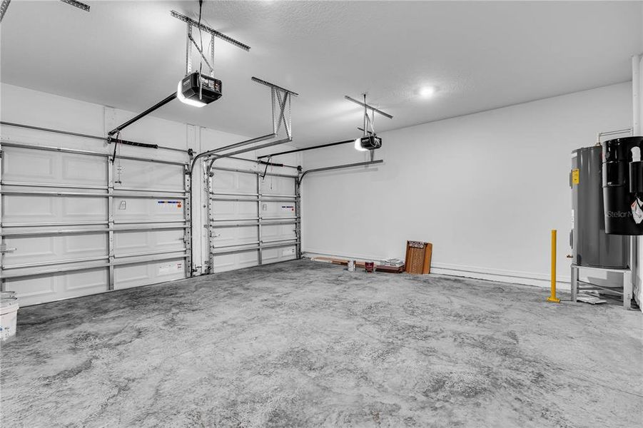 Spacious, unfurnished interior of a new home in , Winter Garden (Image 28). Spacious, unfurnished interior of a new home in , Winter Garden (Image 28).