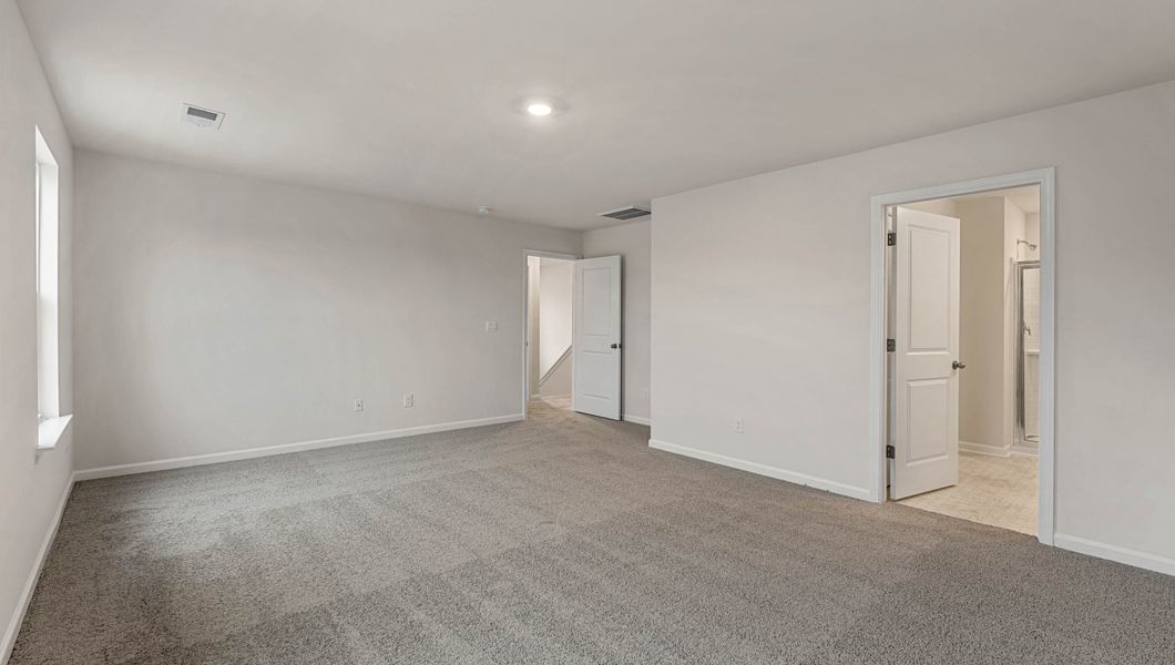 Spacious, unfurnished interior of a new home in Hunters Ridge, Woodruff (Image 28).