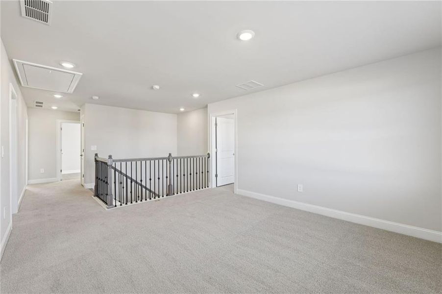 Spacious, unfurnished interior of a new home in River Pointe, Monroe (Image 32).