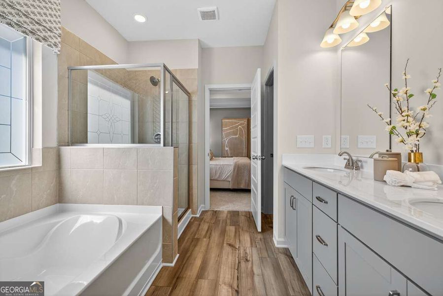Furnished interior view inside a new home in Cobblestone Crossing Commons, Byron (Image 40). Furnished interior view inside a new home in Cobblestone Crossing Commons, Byron (Image 40).