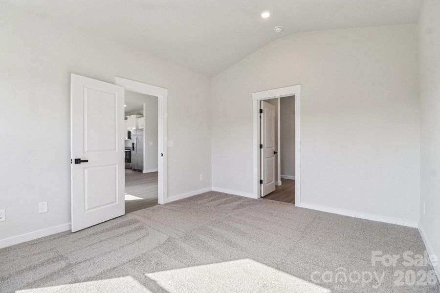 Spacious, unfurnished interior of a new home in Knights Bridge, Richburg (Image 9).