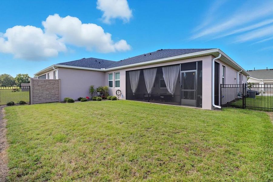 Exterior details and patio area of a home in , Ocala (Image 28).
