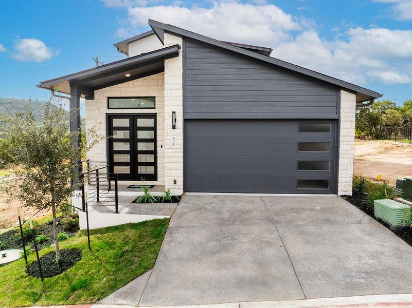 Image 21 of a home in Rough Hollow The District. Image 21 of a home in Rough Hollow The District.