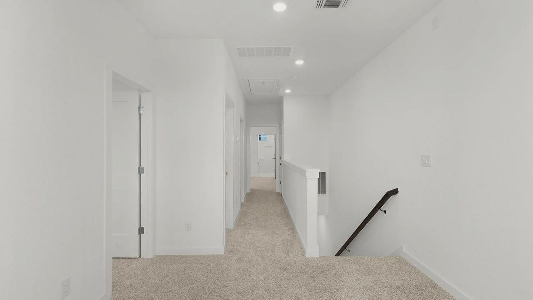 Spacious, unfurnished interior of a new home in Santa Rita Ranch, Liberty Hill (Image 13).