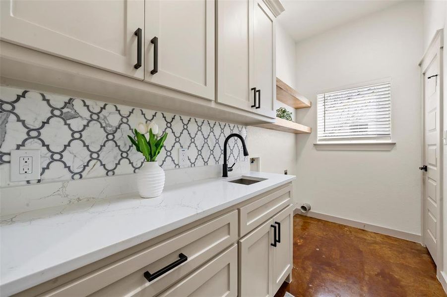 Furnished interior view inside a new home in , Waco (Image 5).