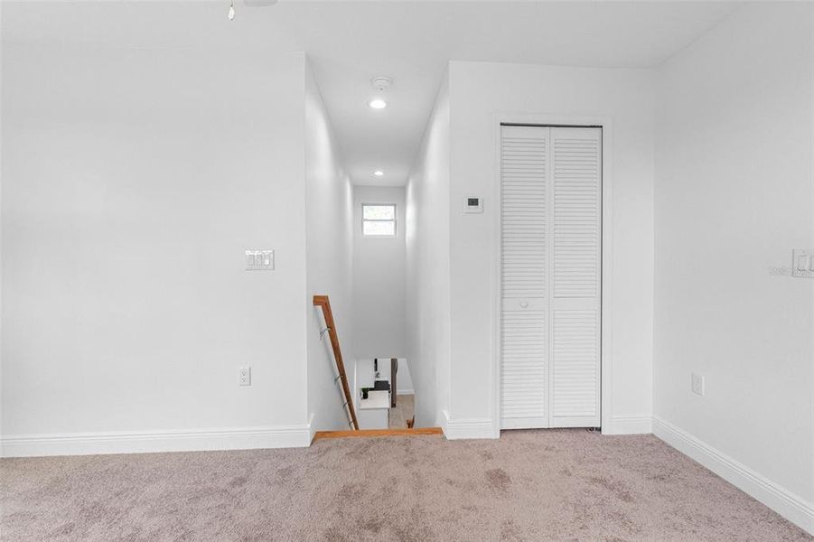 Spacious, unfurnished interior of a new home in , Tampa (Image 35).