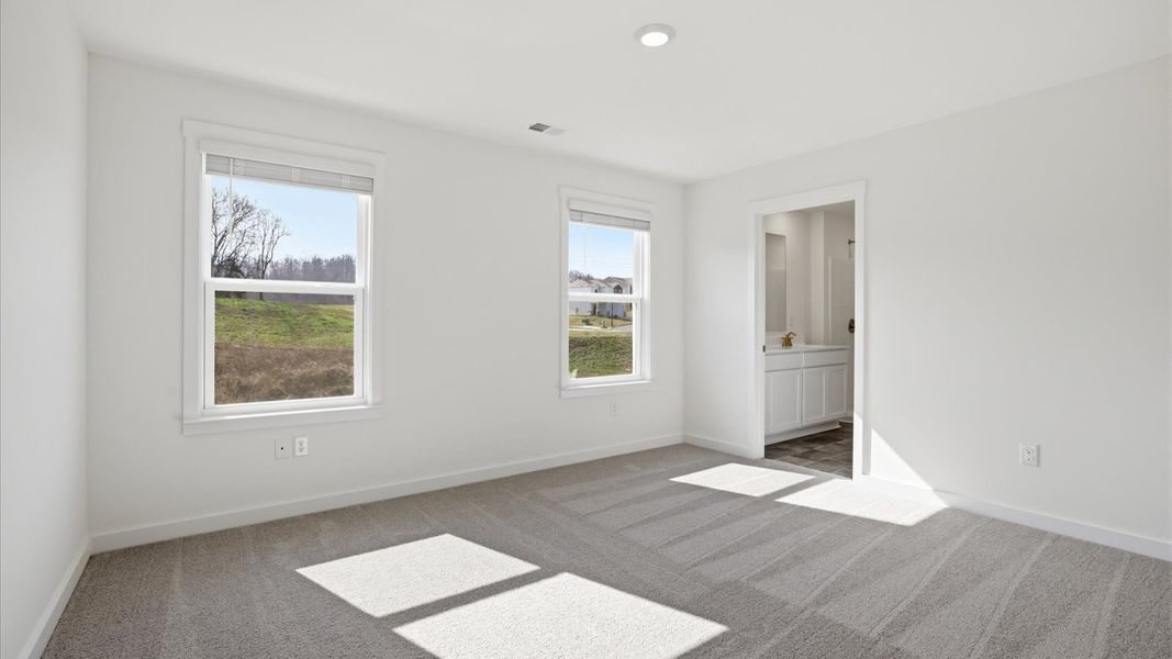 Spacious, unfurnished interior of a new home in Emory Creek, Harriman (Image 28).