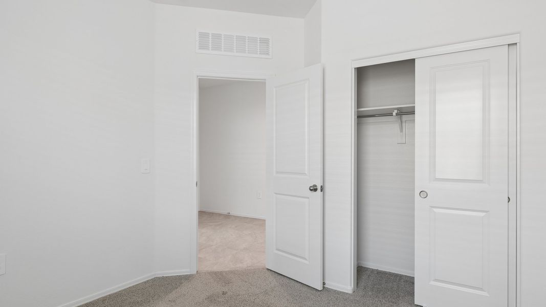 Representative unfurnished interior of a home built from the Lakeway by D.R. Horton in Heartland Ranch, Coolidge (Image 17).