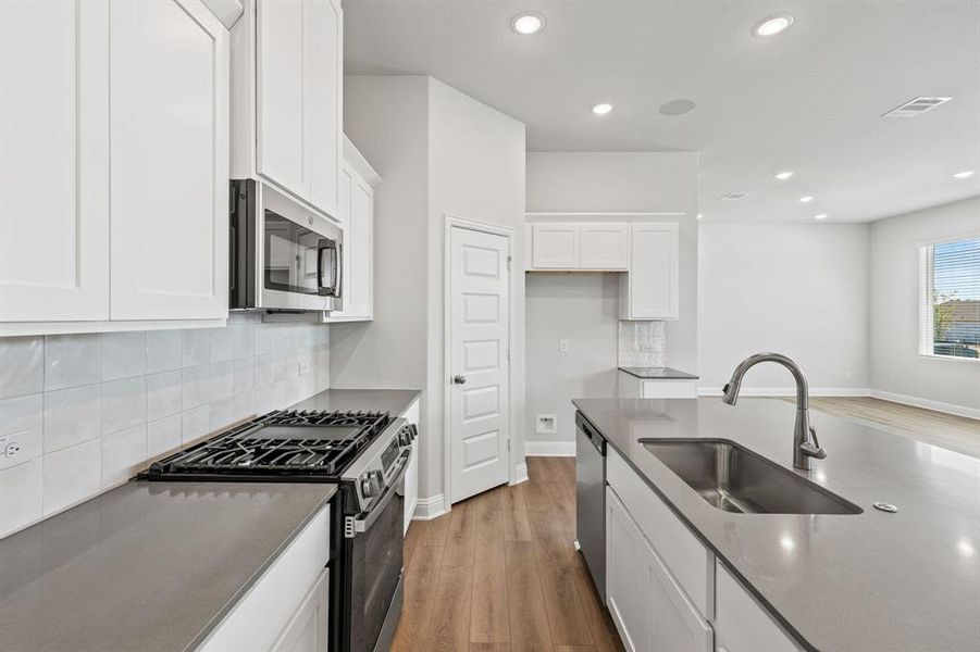 14-web-or-mls-2309-lafayette-dr 14-web-or-mls-2309-lafayette-dr