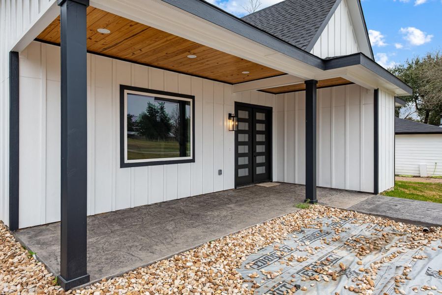 Exterior details and patio area of a home in , Anderson (Image 23).