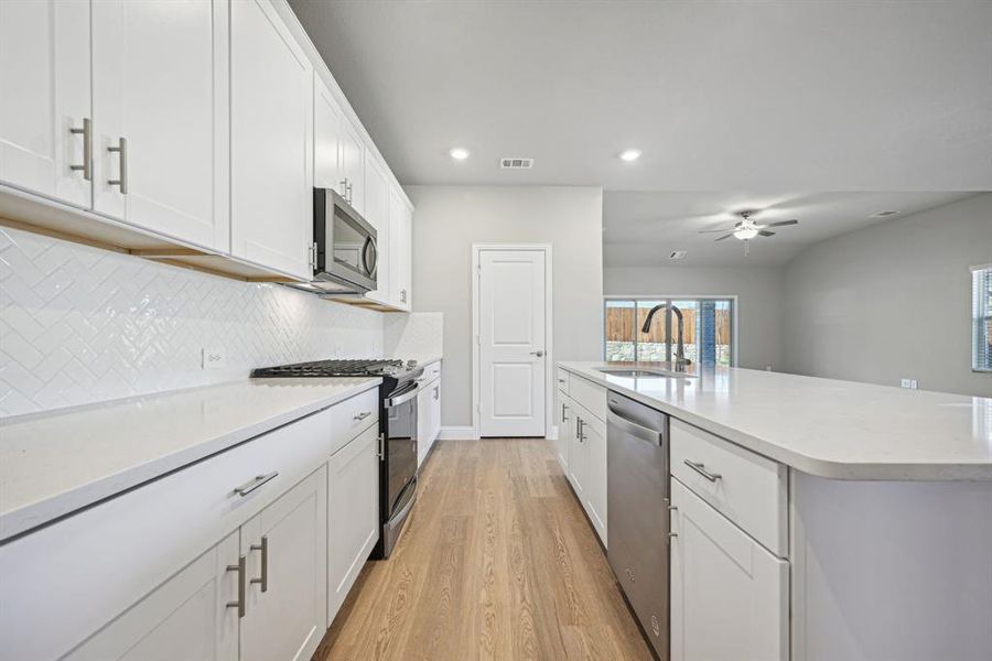 Photo is not of the actual home, but is an inspirational photo of builder’s model home and may depict options, furnishings, and/or decorator features that are not included. Photo is not of the actual home, but is an inspirational photo of builder’s model home and may depict options, furnishings, and/or decorator features that are not included.