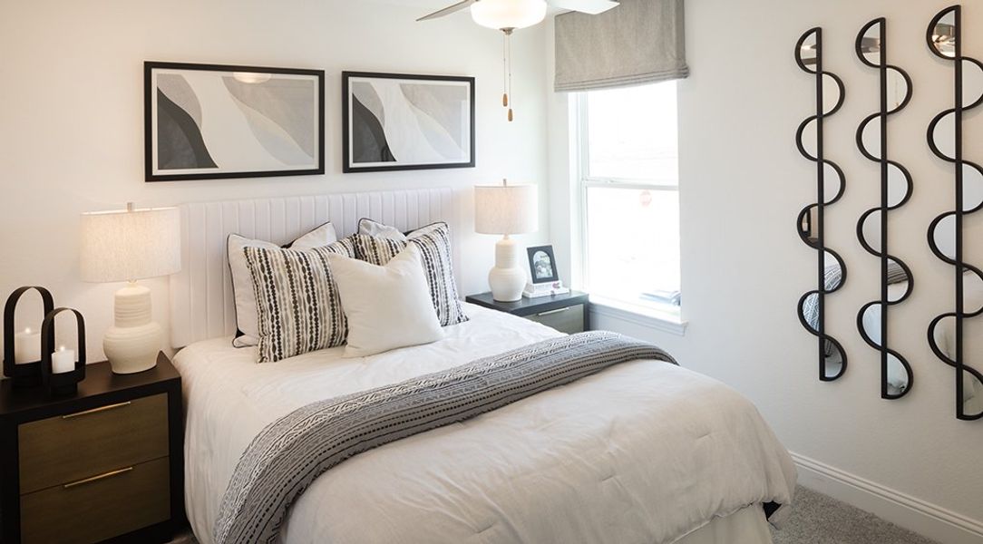 Furnished interior view inside a new home in Madero 50s, Fort Worth (Image 11).