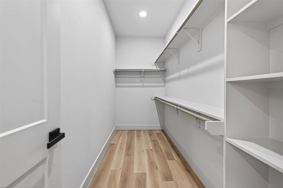 Spacious, unfurnished interior of a new home in , Houston (Image 20).