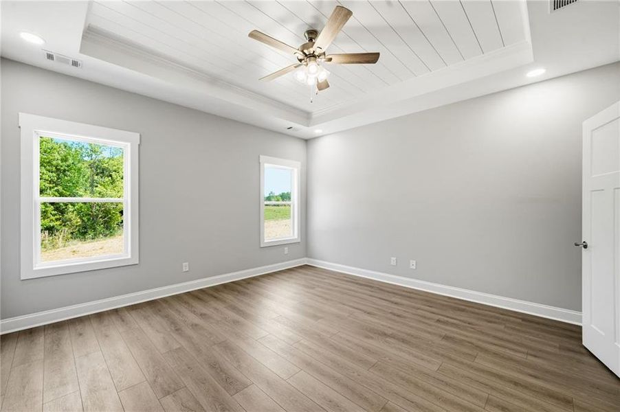 Spacious, unfurnished interior of a new home in , Monroe (Image 27).