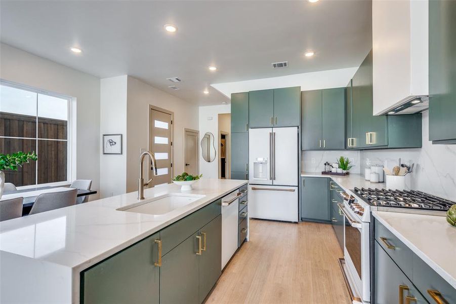 Furnished interior view inside a new home in , Fort Worth (Image 13). Furnished interior view inside a new home in , Fort Worth (Image 13).