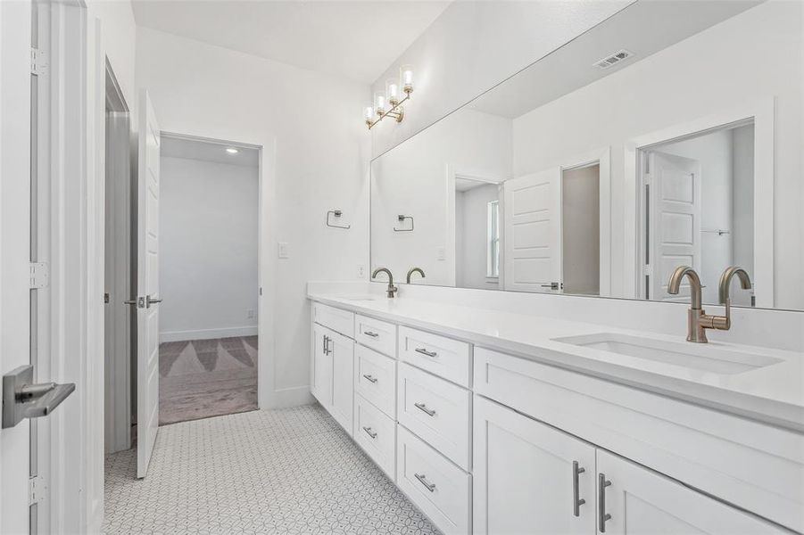Furnished interior view inside a new home in , Richardson (Image 14).