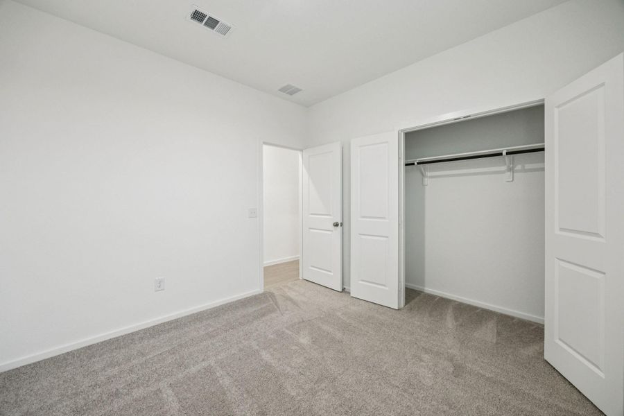 Spacious, unfurnished interior of a new home in Crosby Farms, Crosby (Image 17).