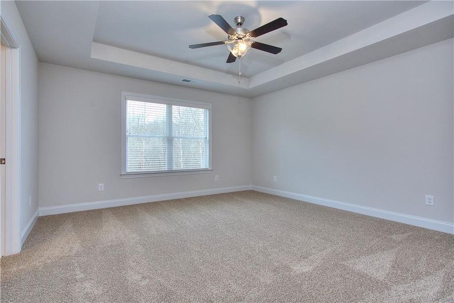 Spacious, unfurnished interior of a new home in The Fairways at Mirror Lake, Villa Rica (Image 20).
