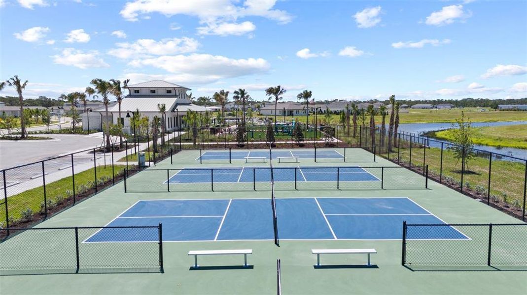 Community amenities in Magnolia Bay, Nokomis (Image 6).