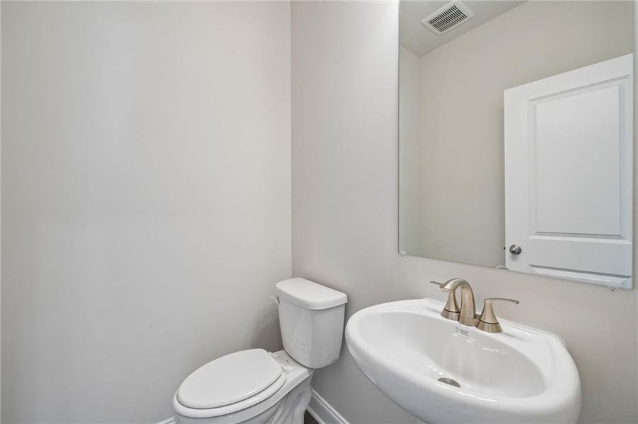 Close-up of interior finishes inside a home in River Pointe, Monroe (Image 20).