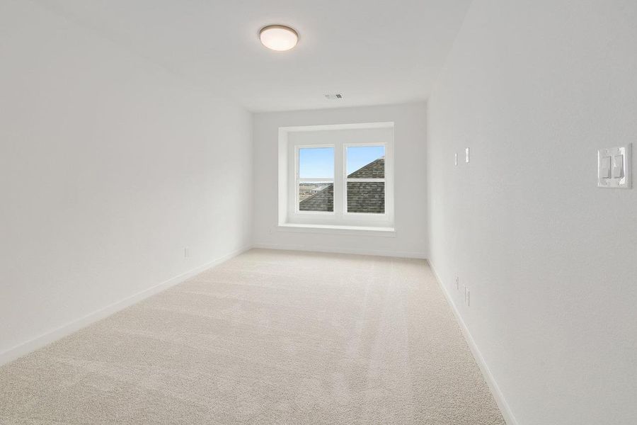 Spacious, unfurnished interior of a new home in Lariat, Liberty Hill (Image 15).